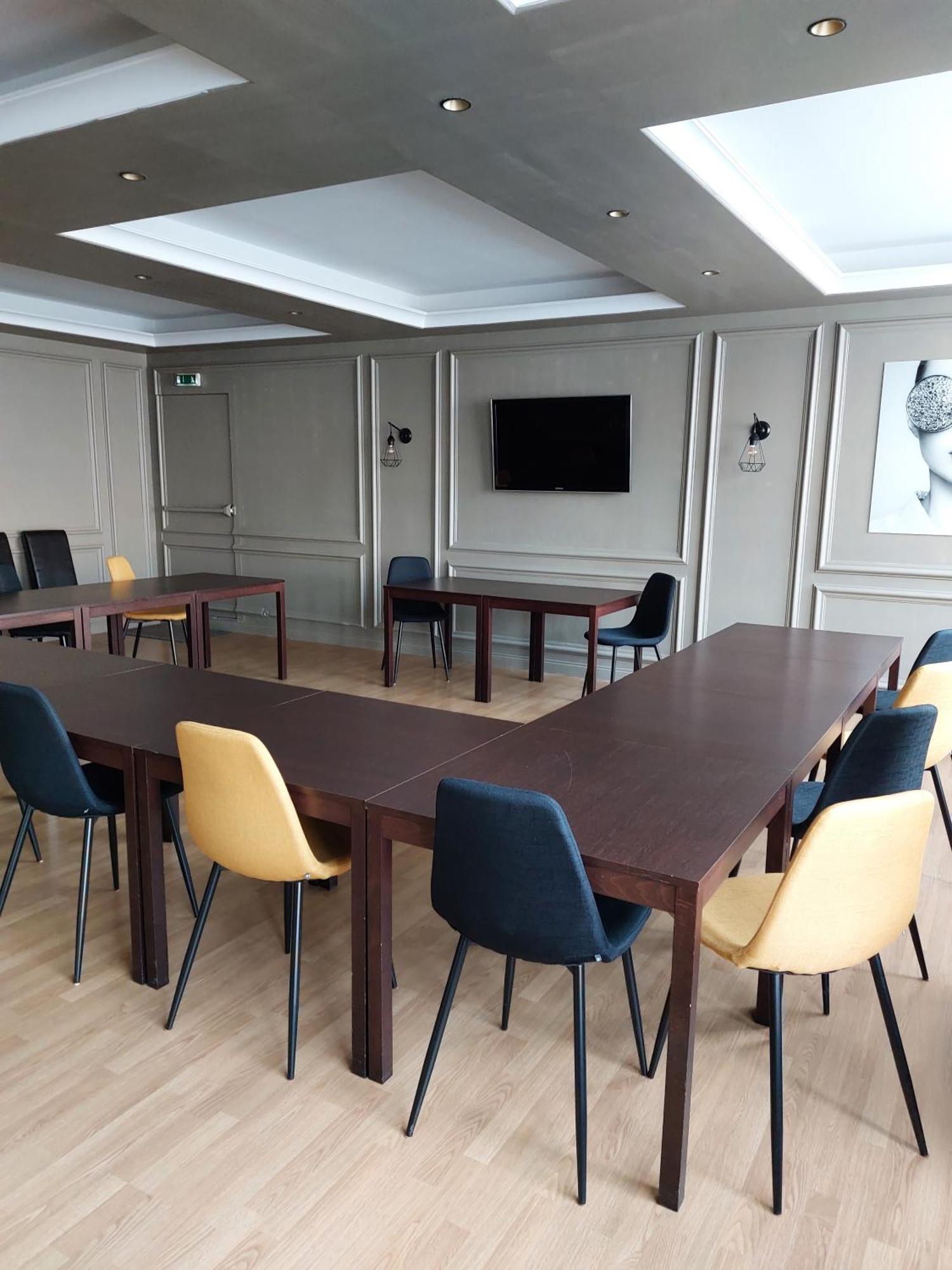 Cit'Hotel L'Europe - Cholet Gare Εξωτερικό φωτογραφία